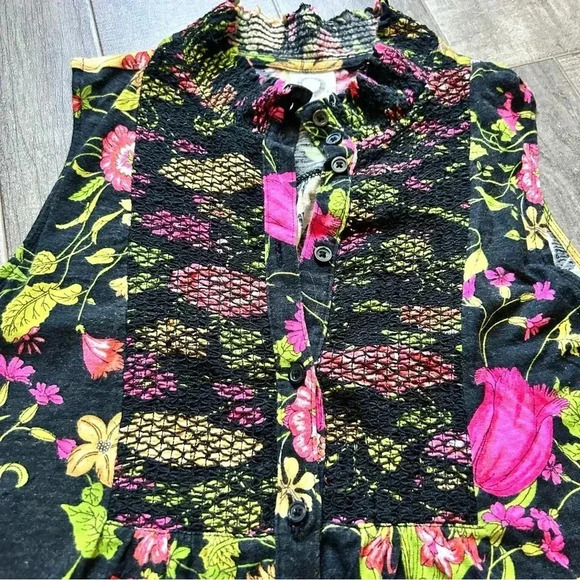 Anthropologie Akemi + Kin Black Christine Ruffled Floral Sleeveless Top Sz. XS - Picture 7 of 9